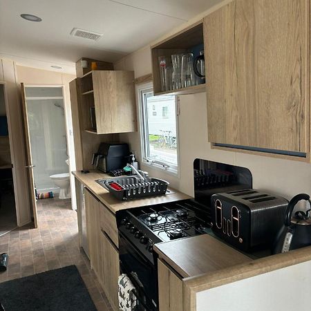 2 Bedroom Caravan With All The Comforts Of Home كاوز المظهر الخارجي الصورة